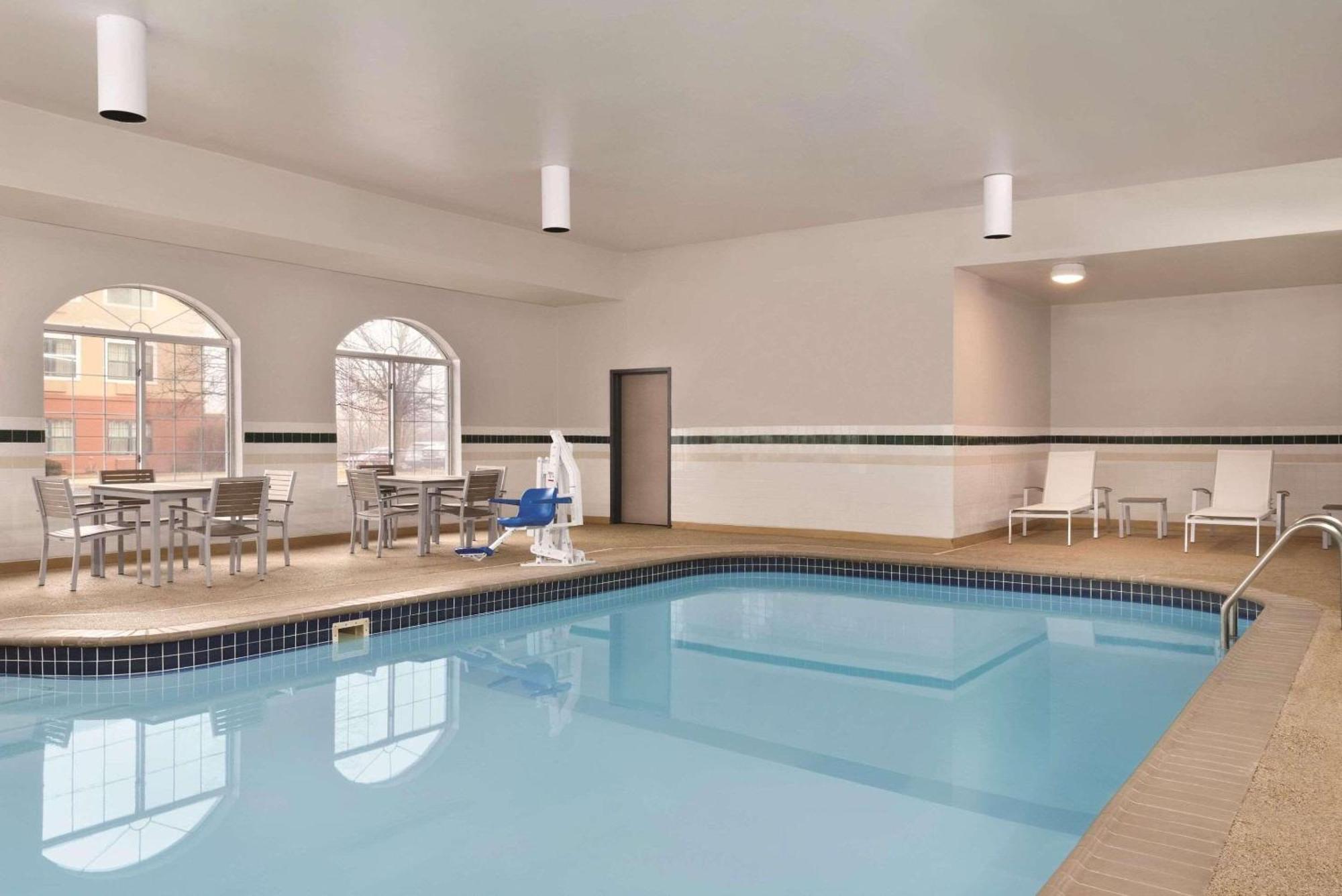 Country Inn & Suites By Radisson, Merrillville, In מראה חיצוני תמונה